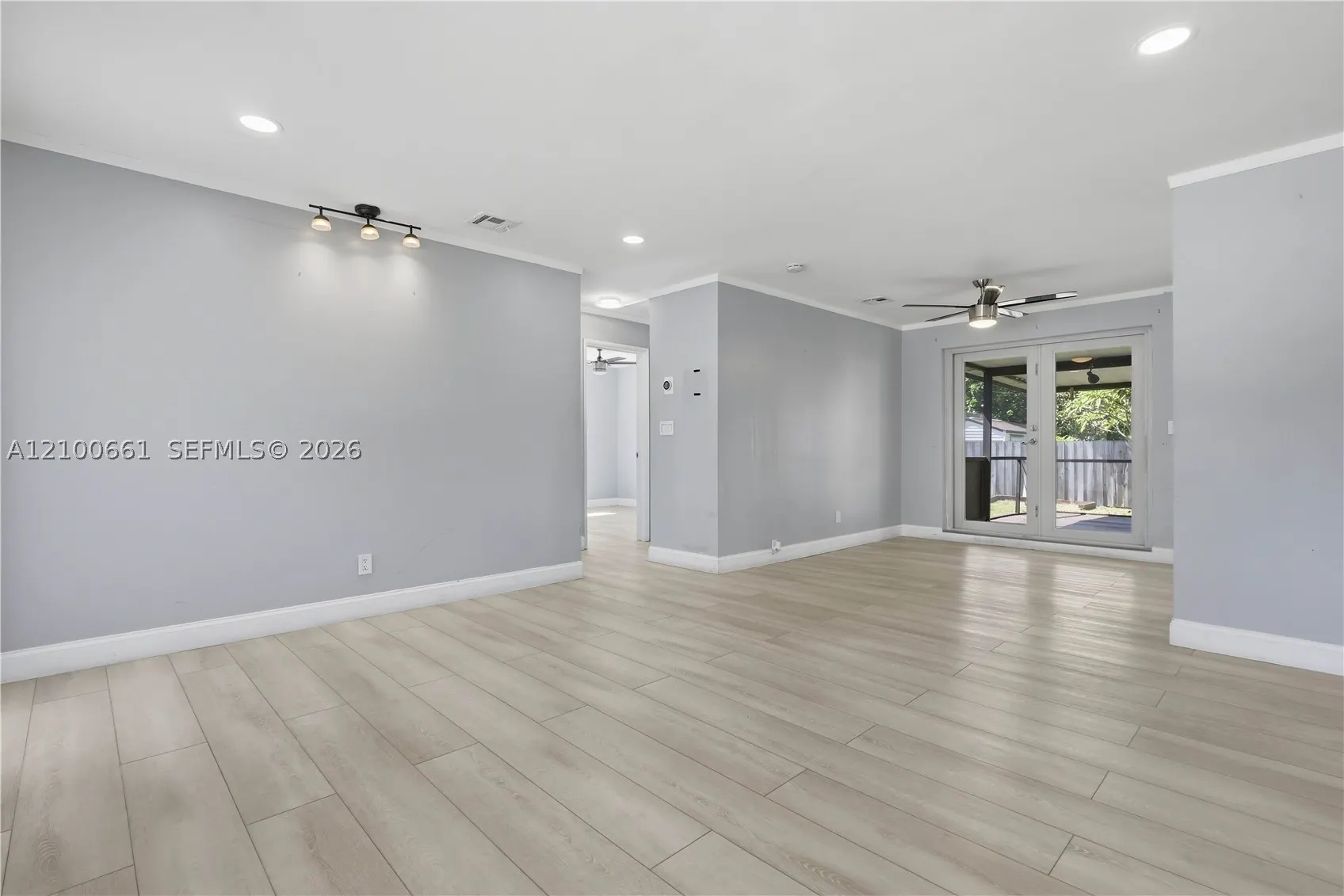1324 N 24th Ave