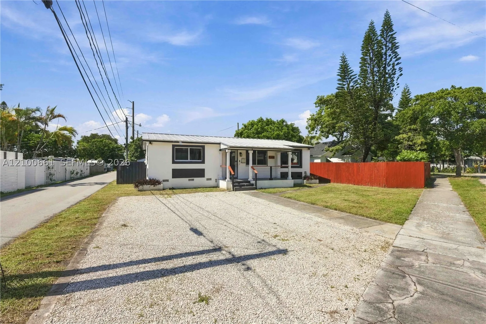 1324 N 24th Ave
