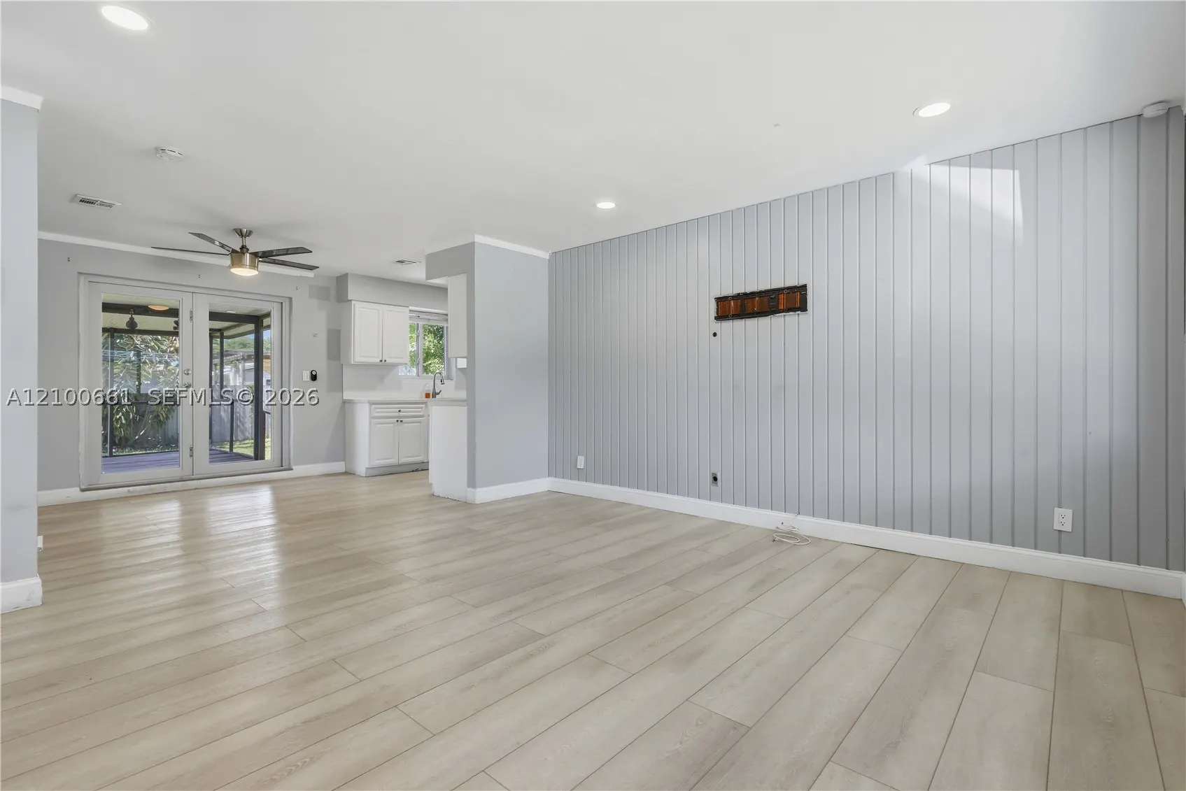 1324 N 24th Ave