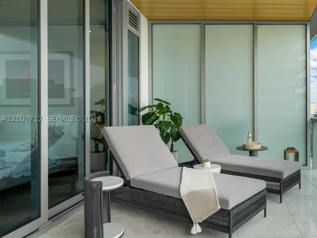5775 Collins Ave #1005