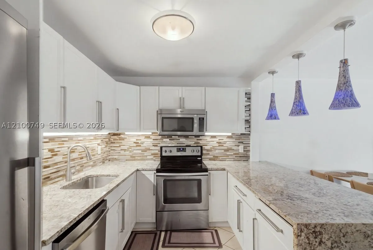 1020 Meridian Ave #208