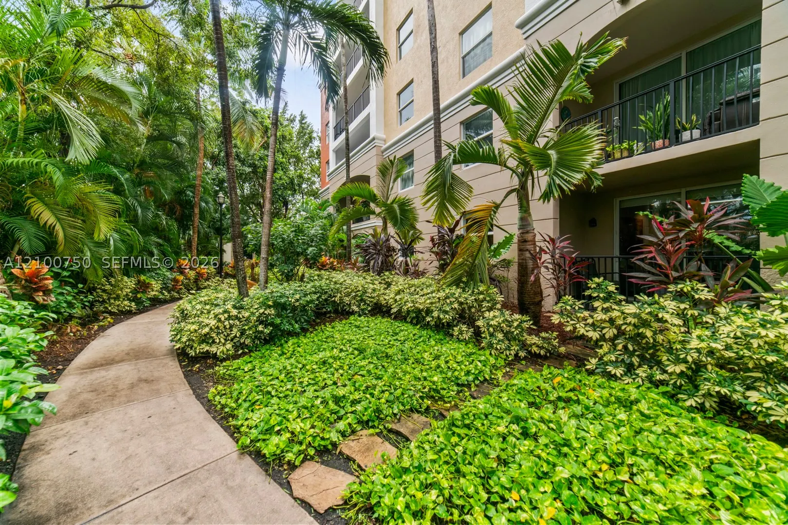 17145 N Bay Rd #4106