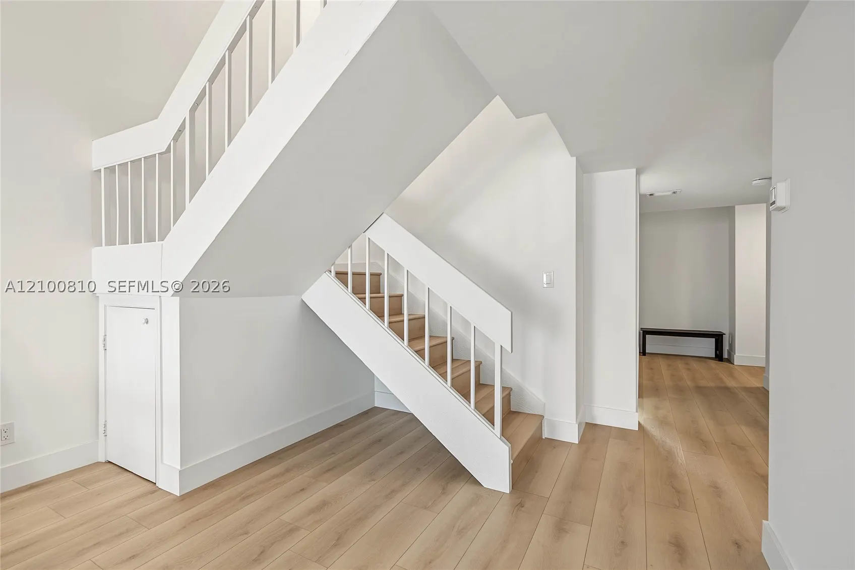 2607 N 40th Ave