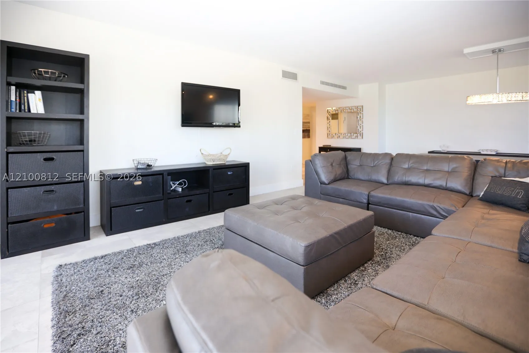 300 Bayview Dr #216