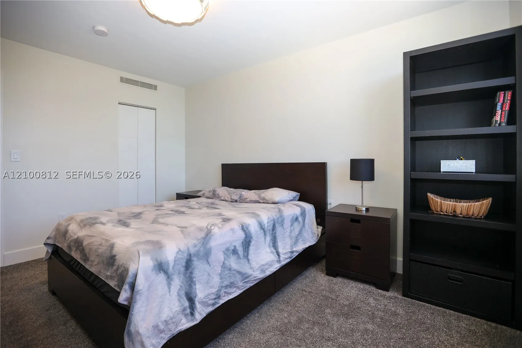 300 Bayview Dr #216