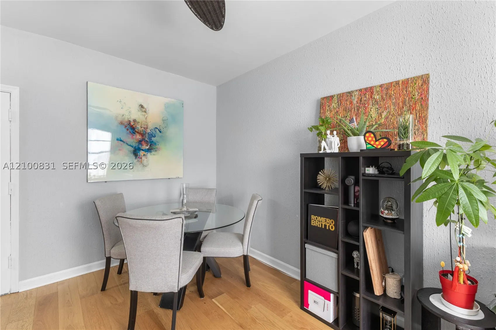 1200 Euclid Ave #102