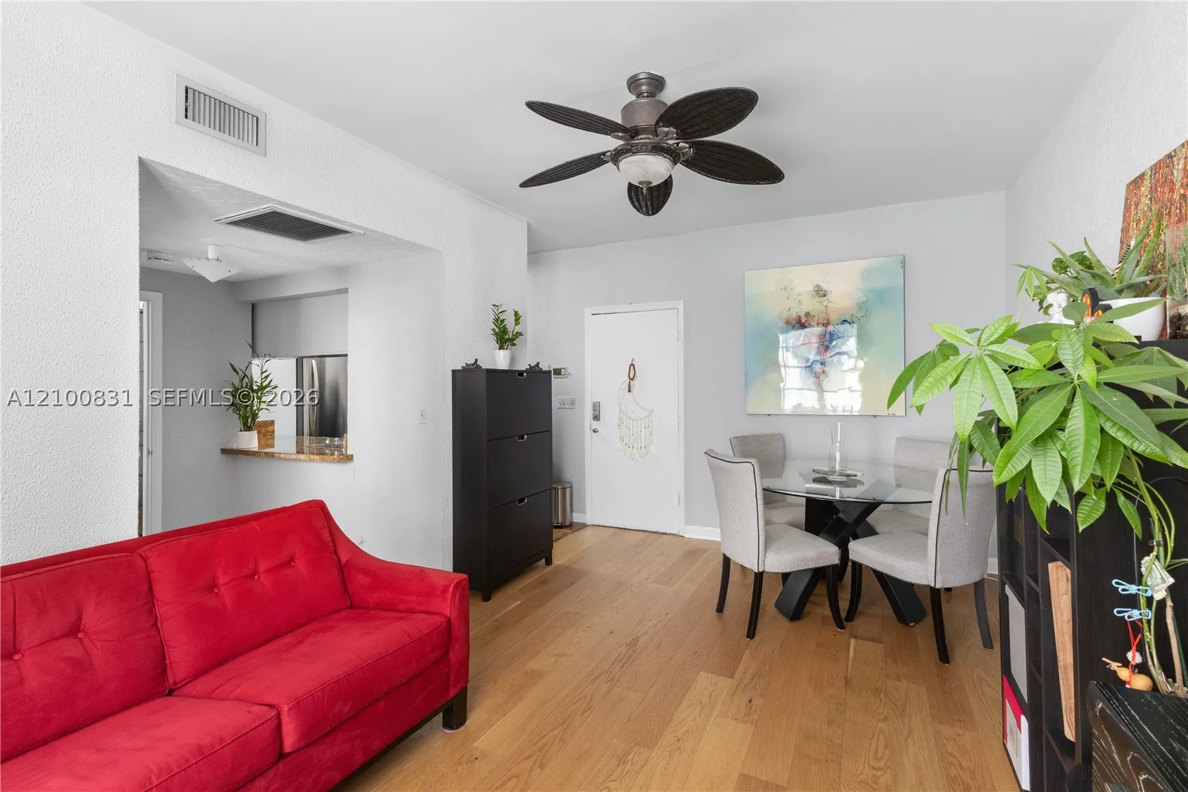 1200 Euclid Ave #102