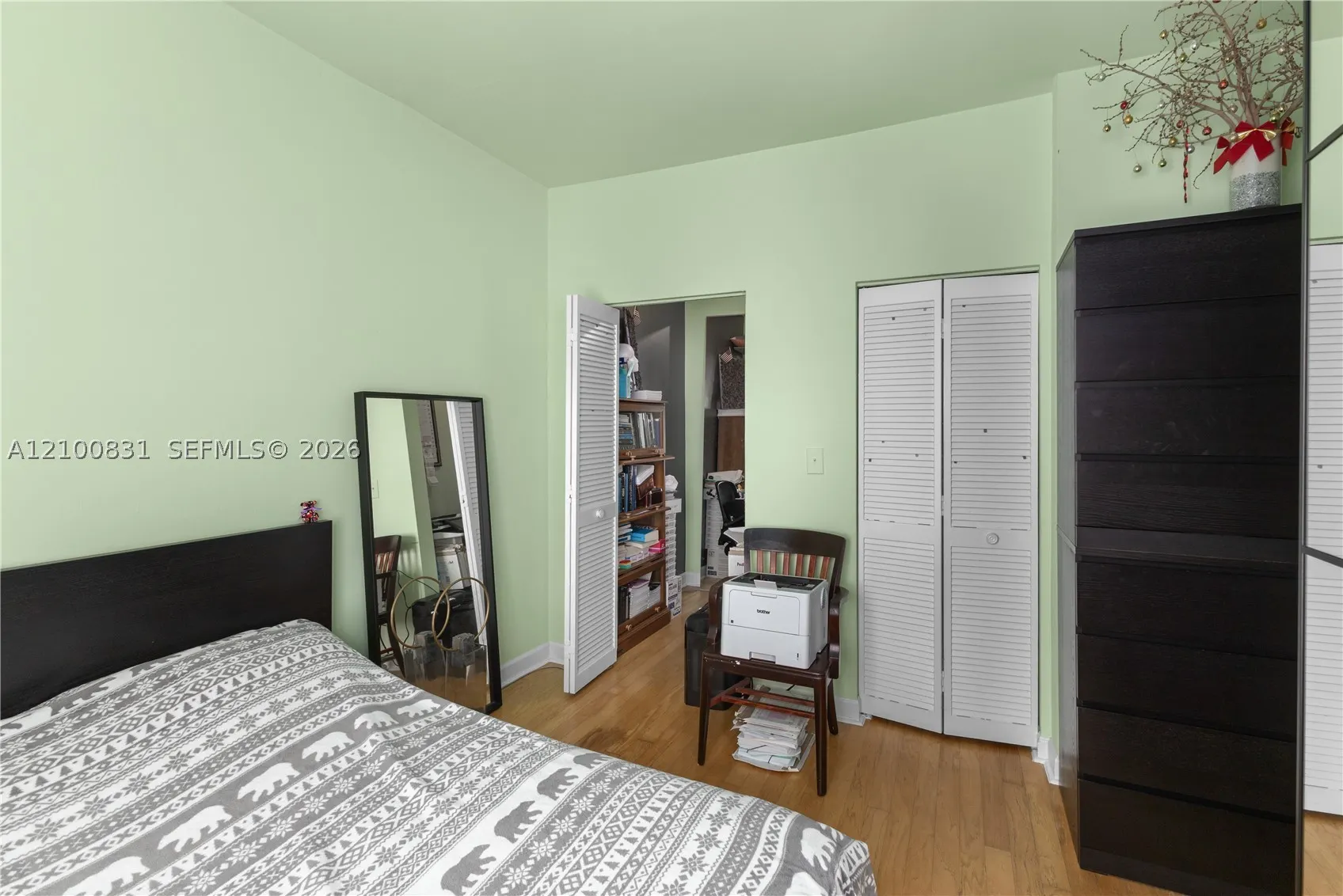 1200 Euclid Ave #102