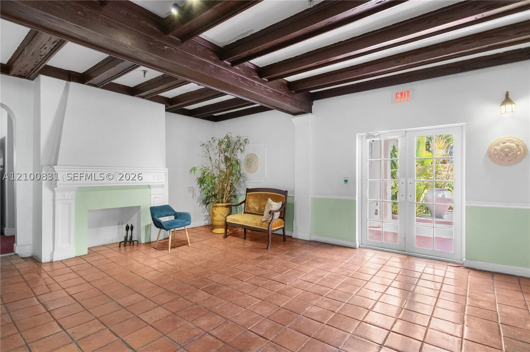 1200 Euclid Ave #102
