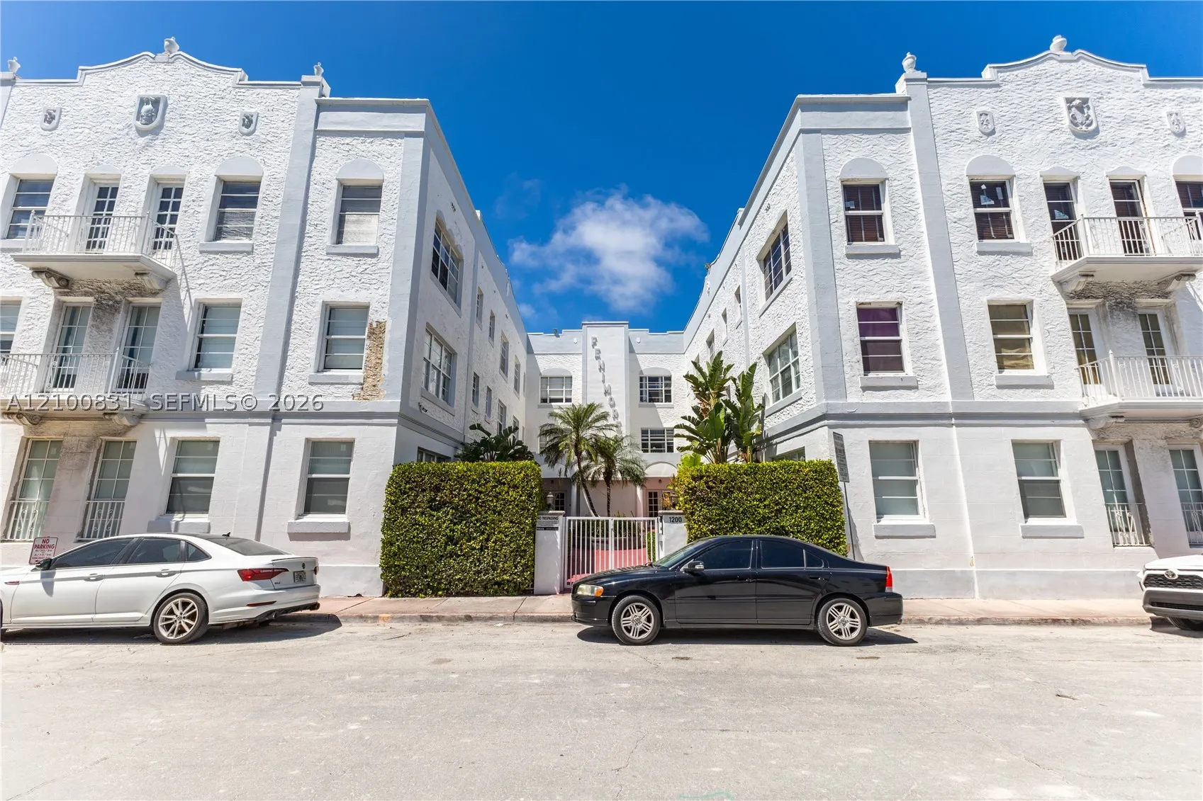 1200 Euclid Ave #102