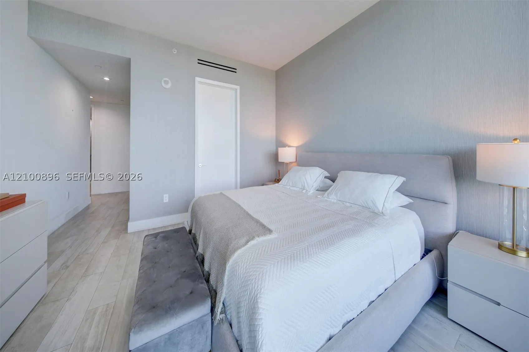 10201 Collins Ave #804