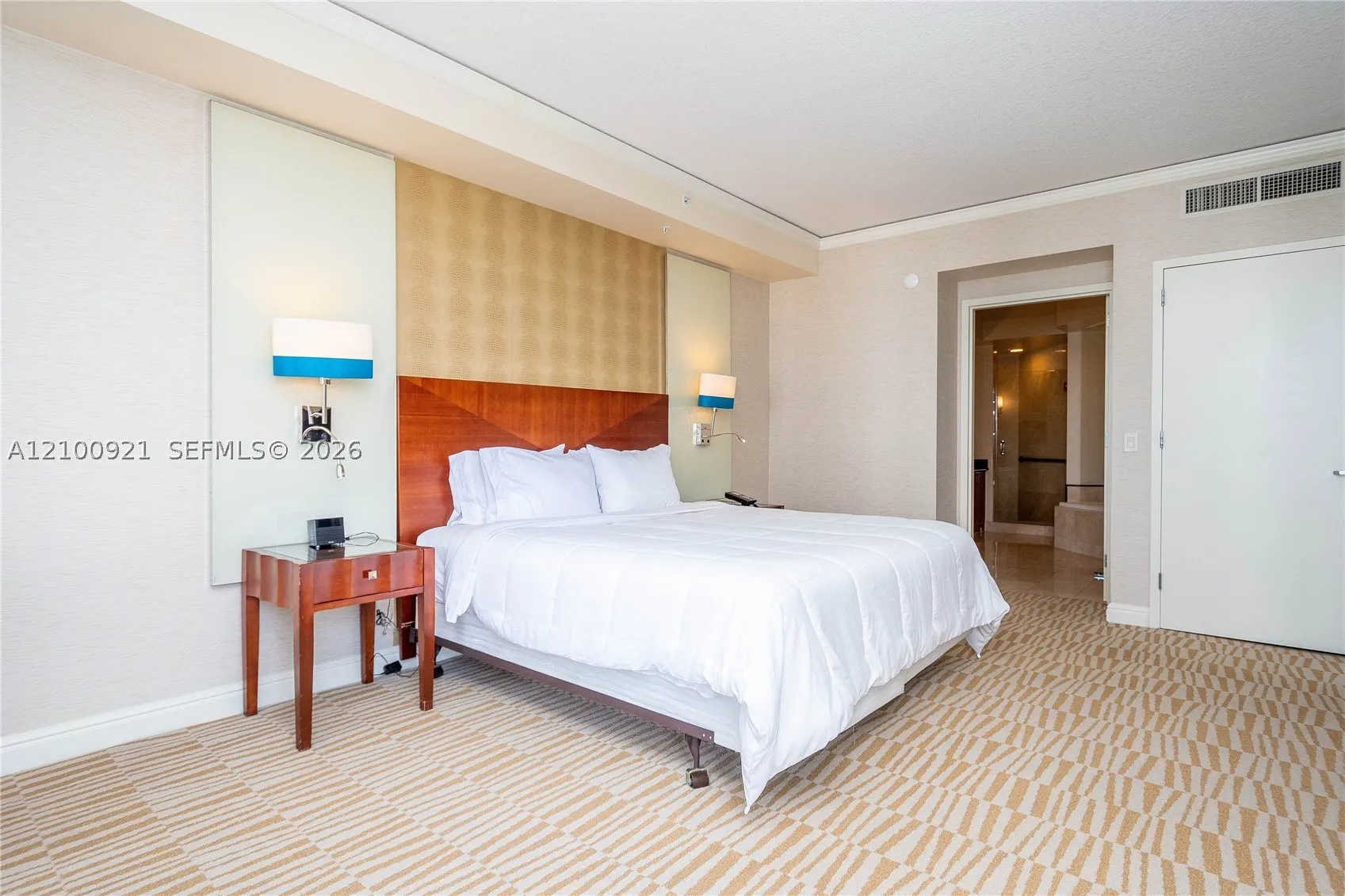 18001 Collins Ave #504 & 505