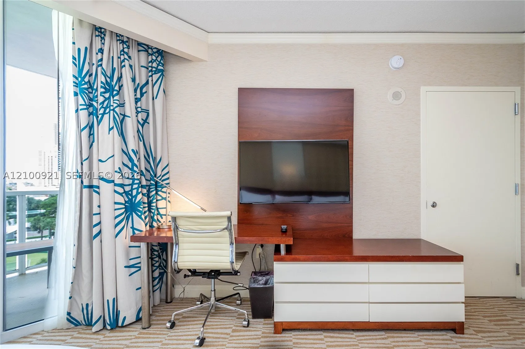 18001 Collins Ave #504 & 505