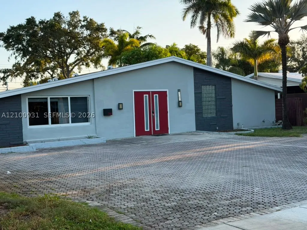 3161 Riverland Rd