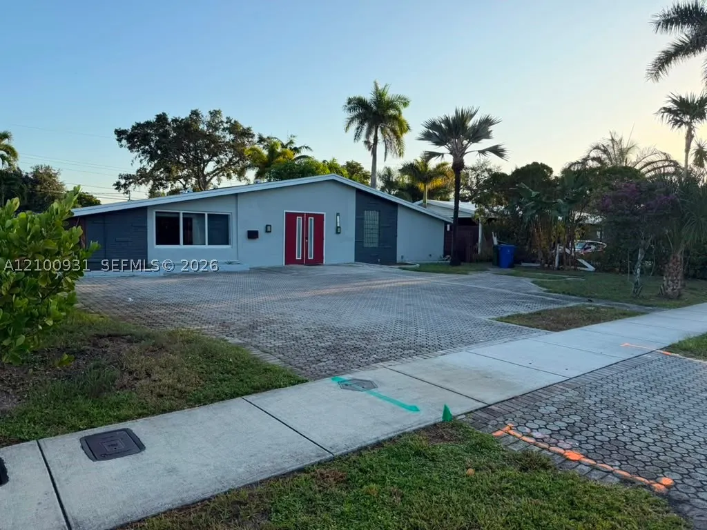 3161 Riverland Rd
