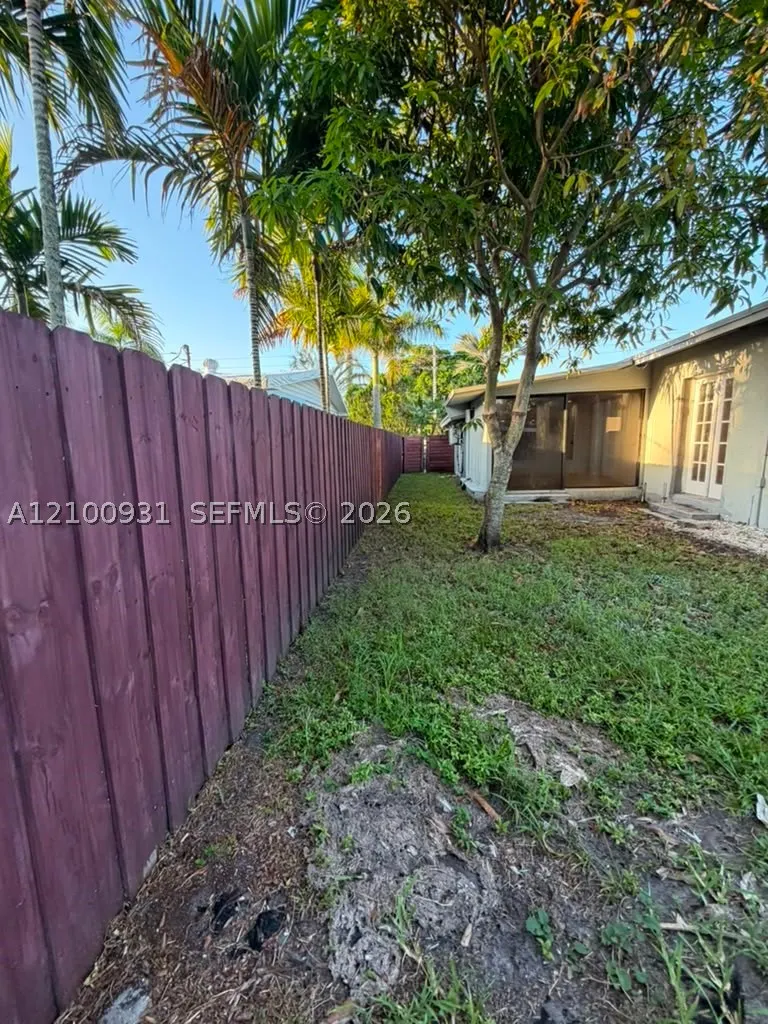 3161 Riverland Rd
