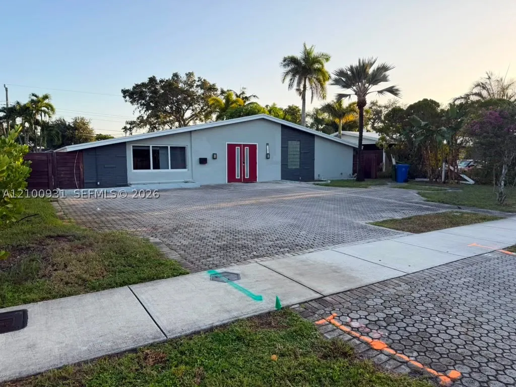 3161 Riverland Rd