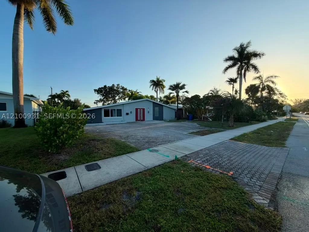 3161 Riverland Rd