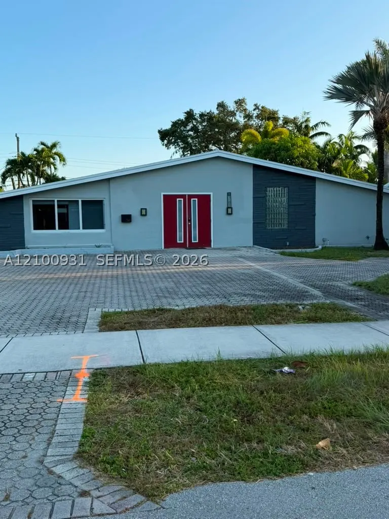 3161 Riverland Rd