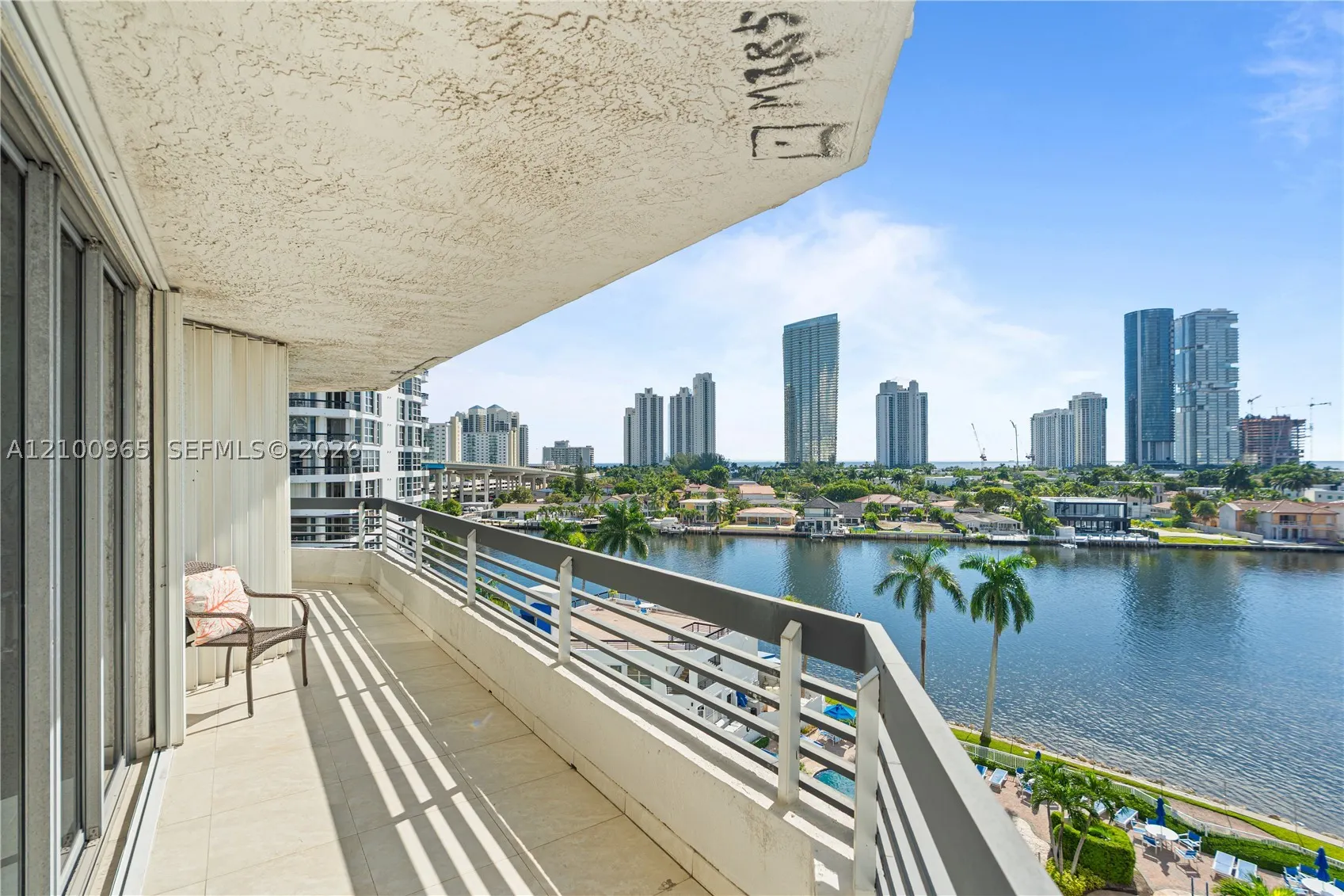 19101 NE 36th Ct #808