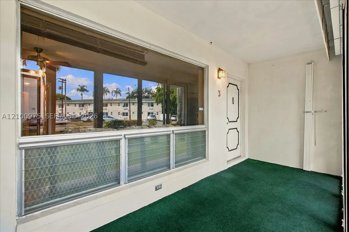 500 S Luna Ct #3