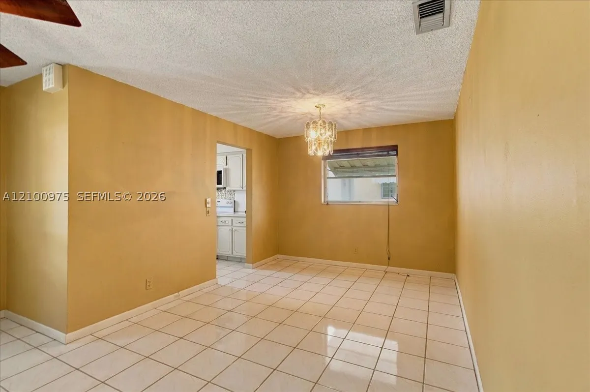 500 S Luna Ct #3