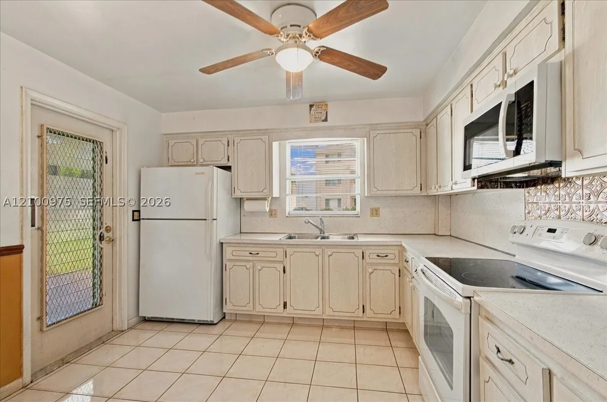 500 S Luna Ct #3