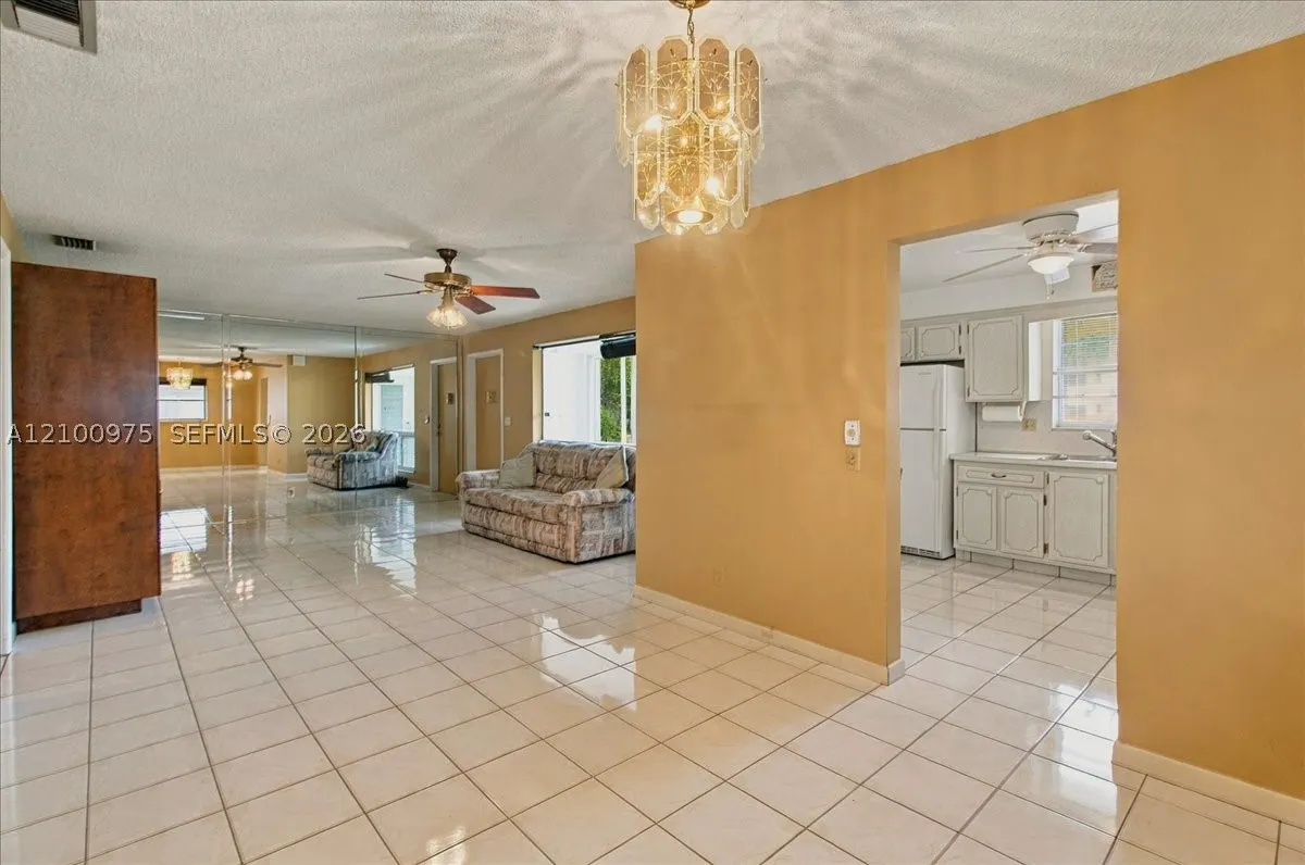 500 S Luna Ct #3