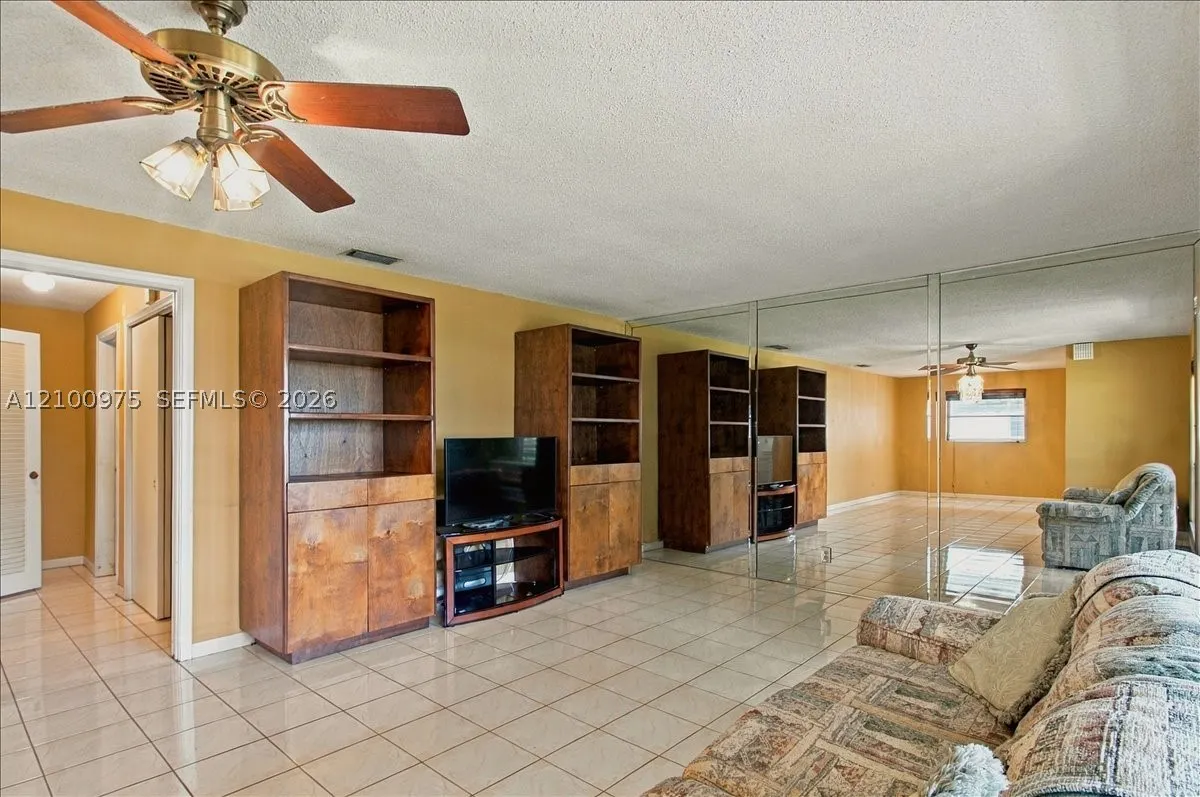 500 S Luna Ct #3