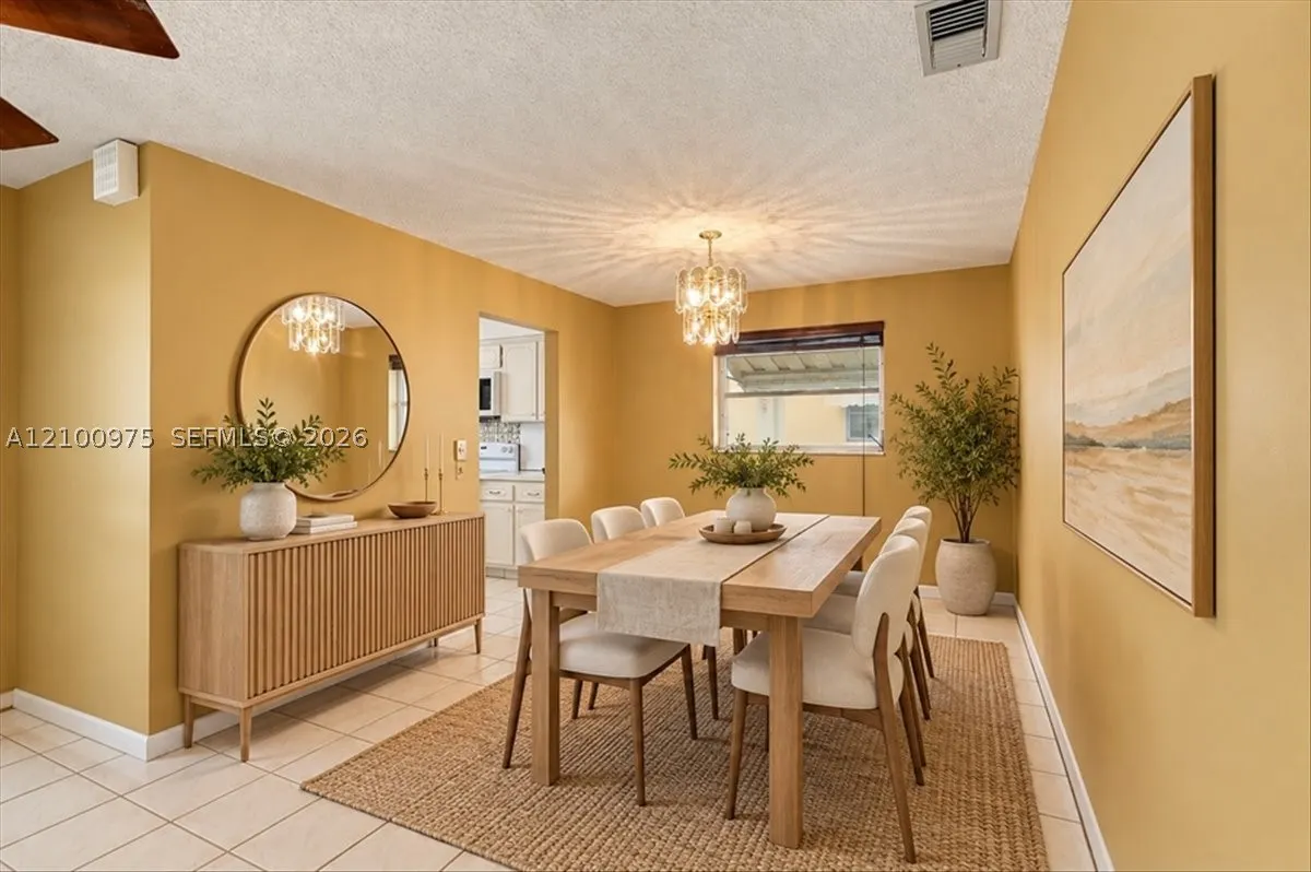 500 S Luna Ct #3