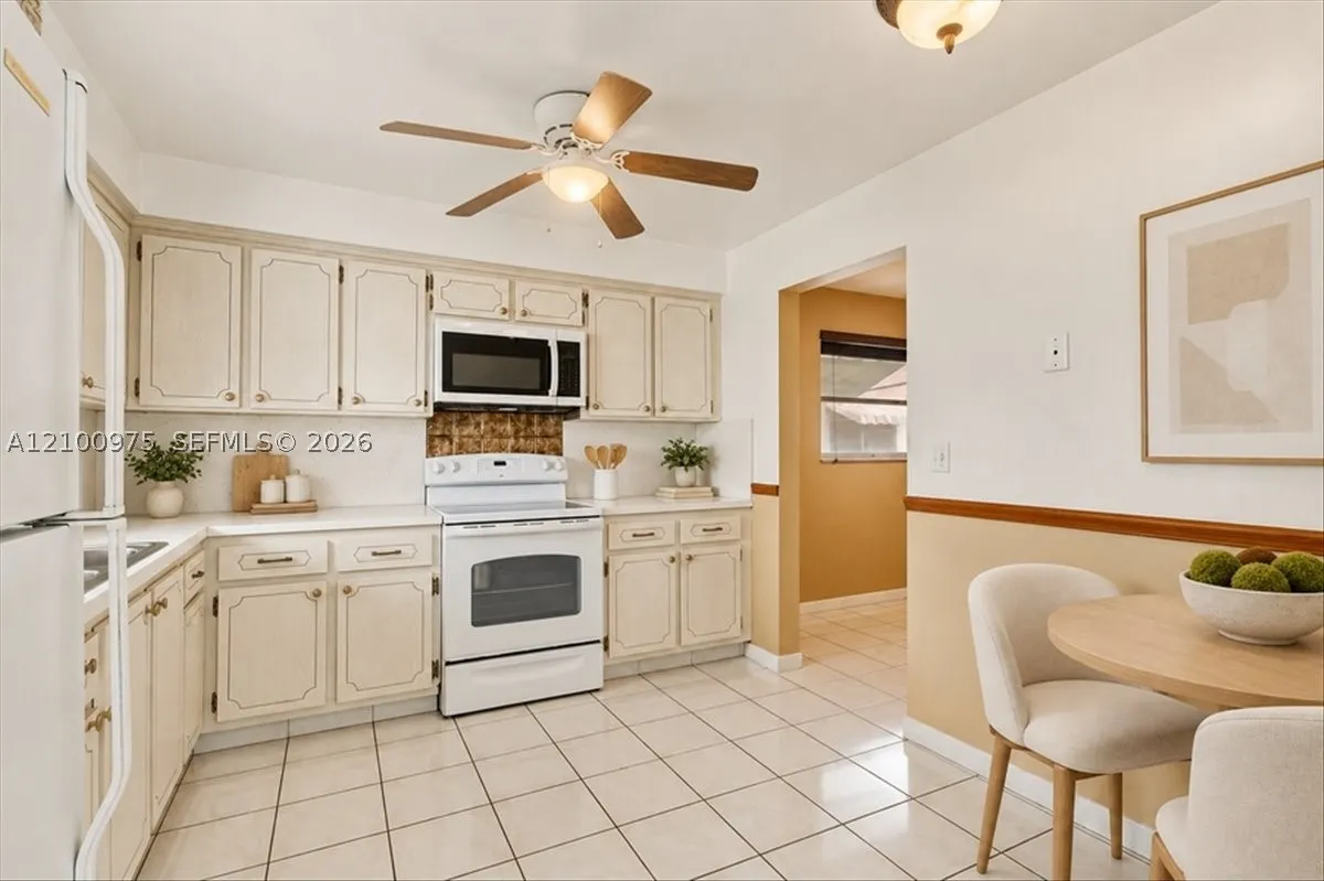 500 S Luna Ct #3