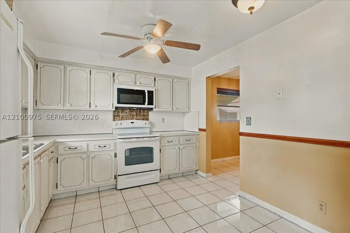 500 S Luna Ct #3