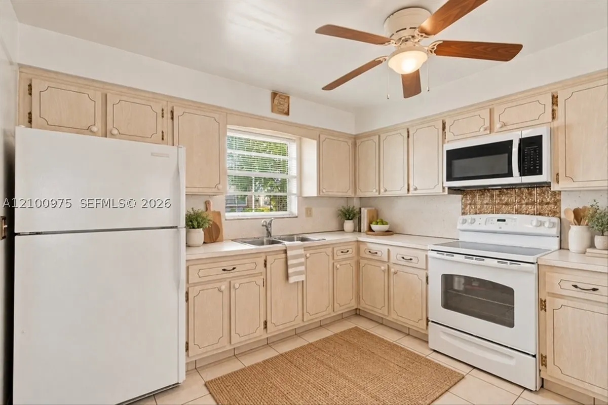 500 S Luna Ct #3