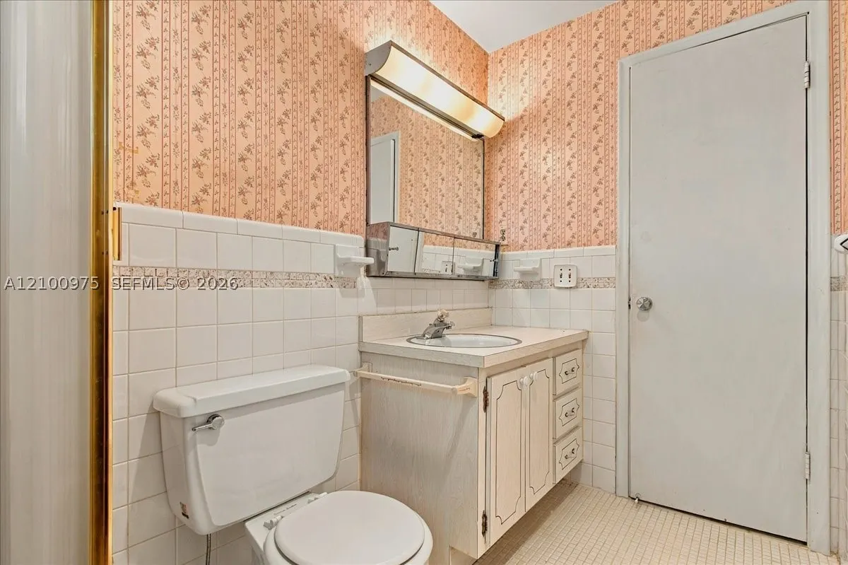 500 S Luna Ct #3