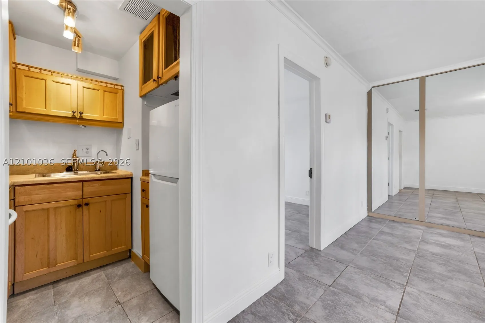 815 Middle River Dr #311