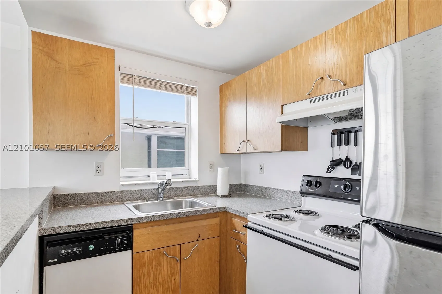 1542 Drexel Ave #301