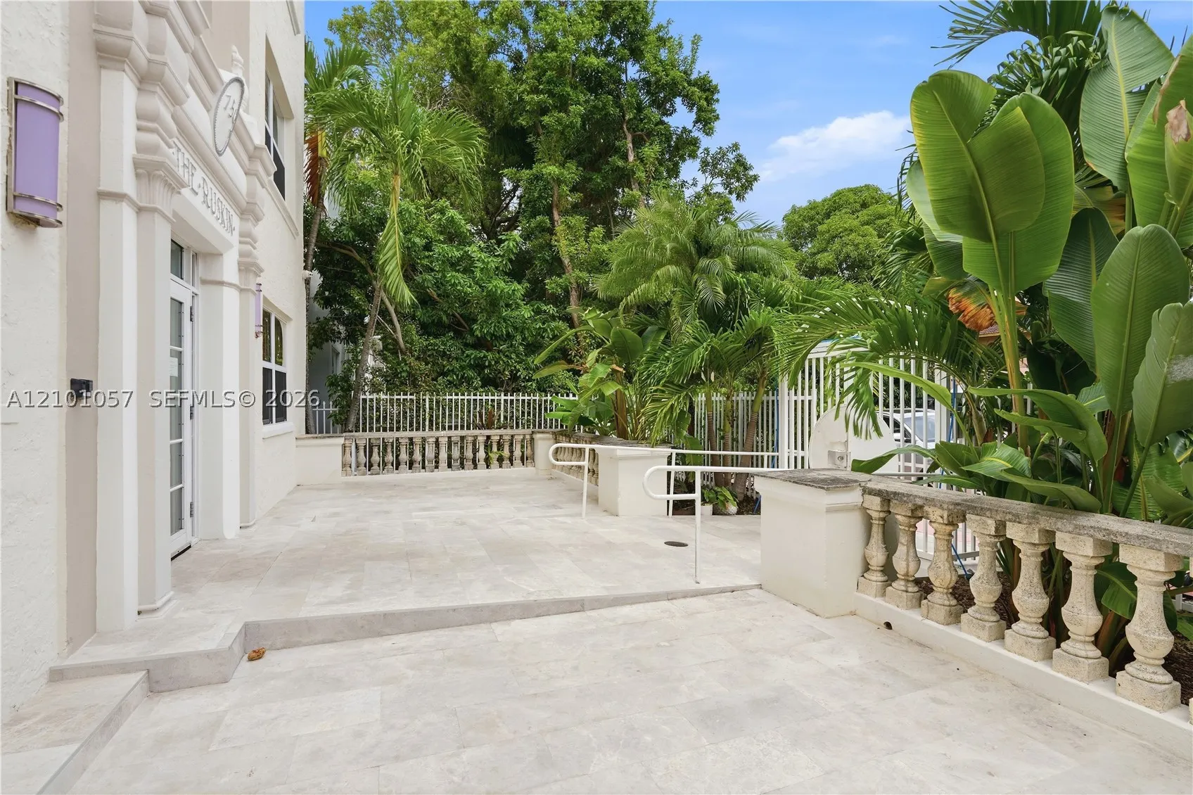 1542 Drexel Ave #301
