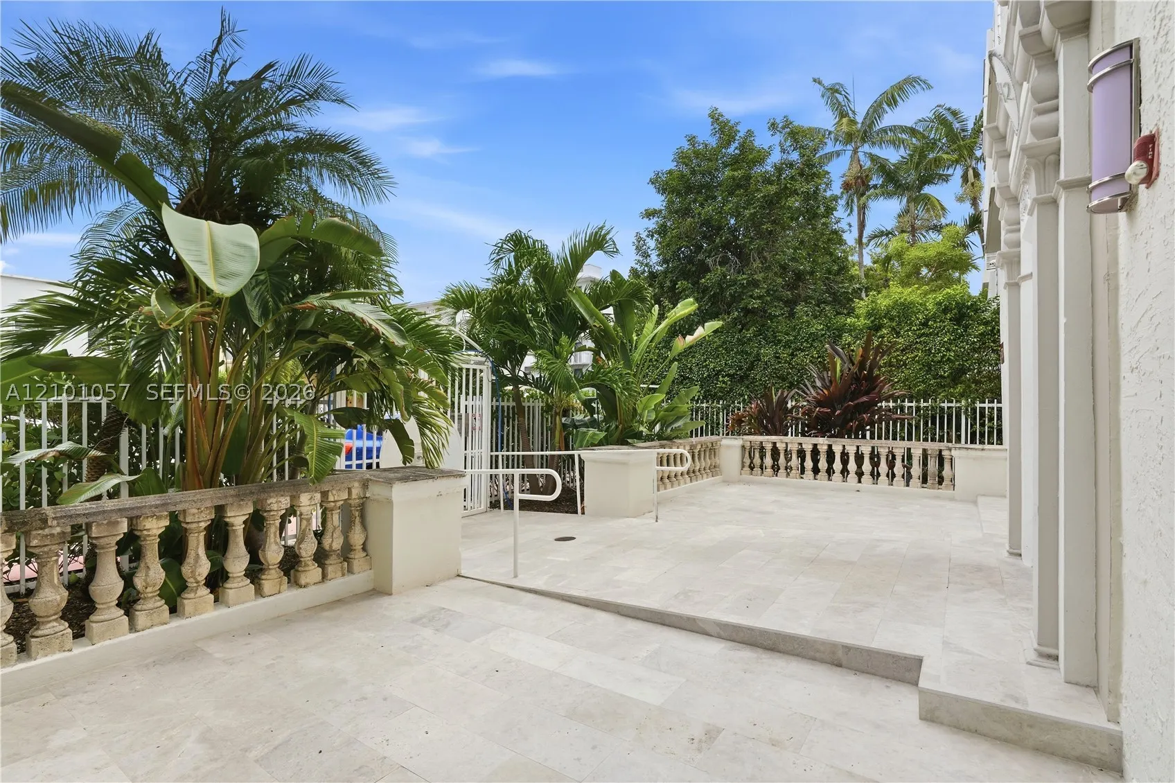 1542 Drexel Ave #301
