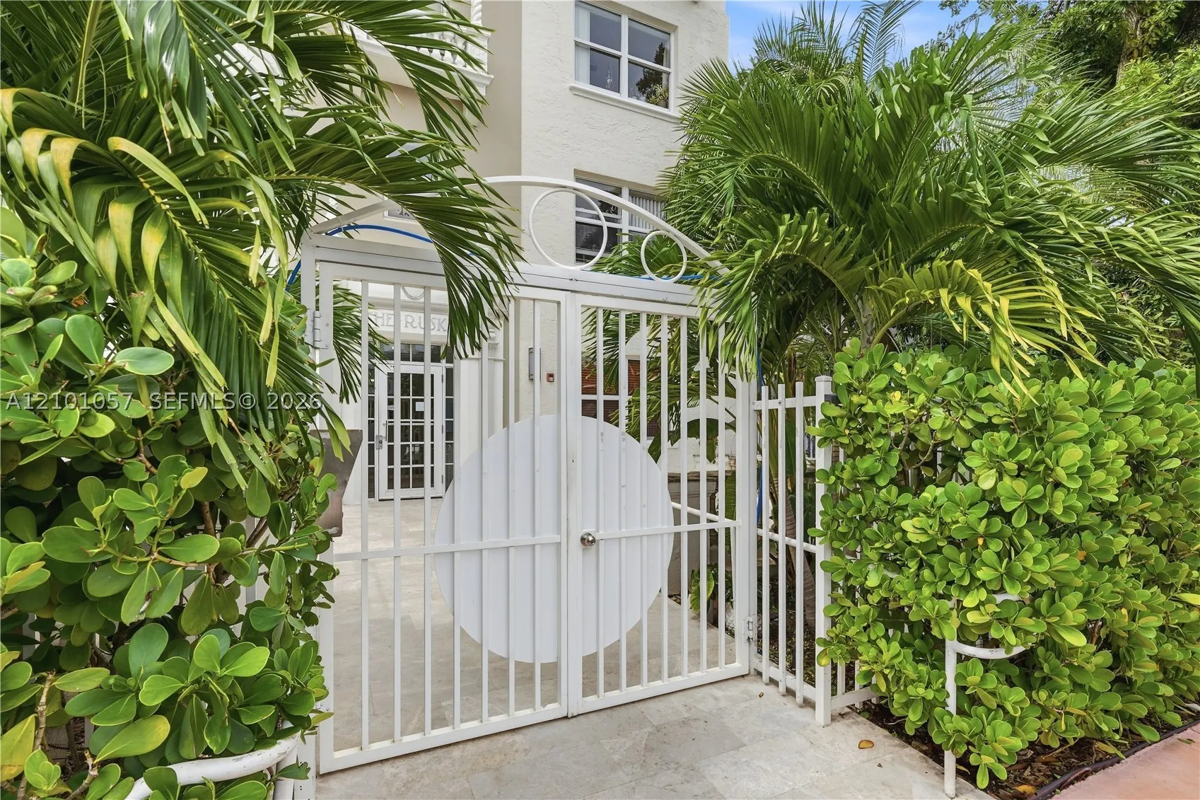1542 Drexel Ave #301