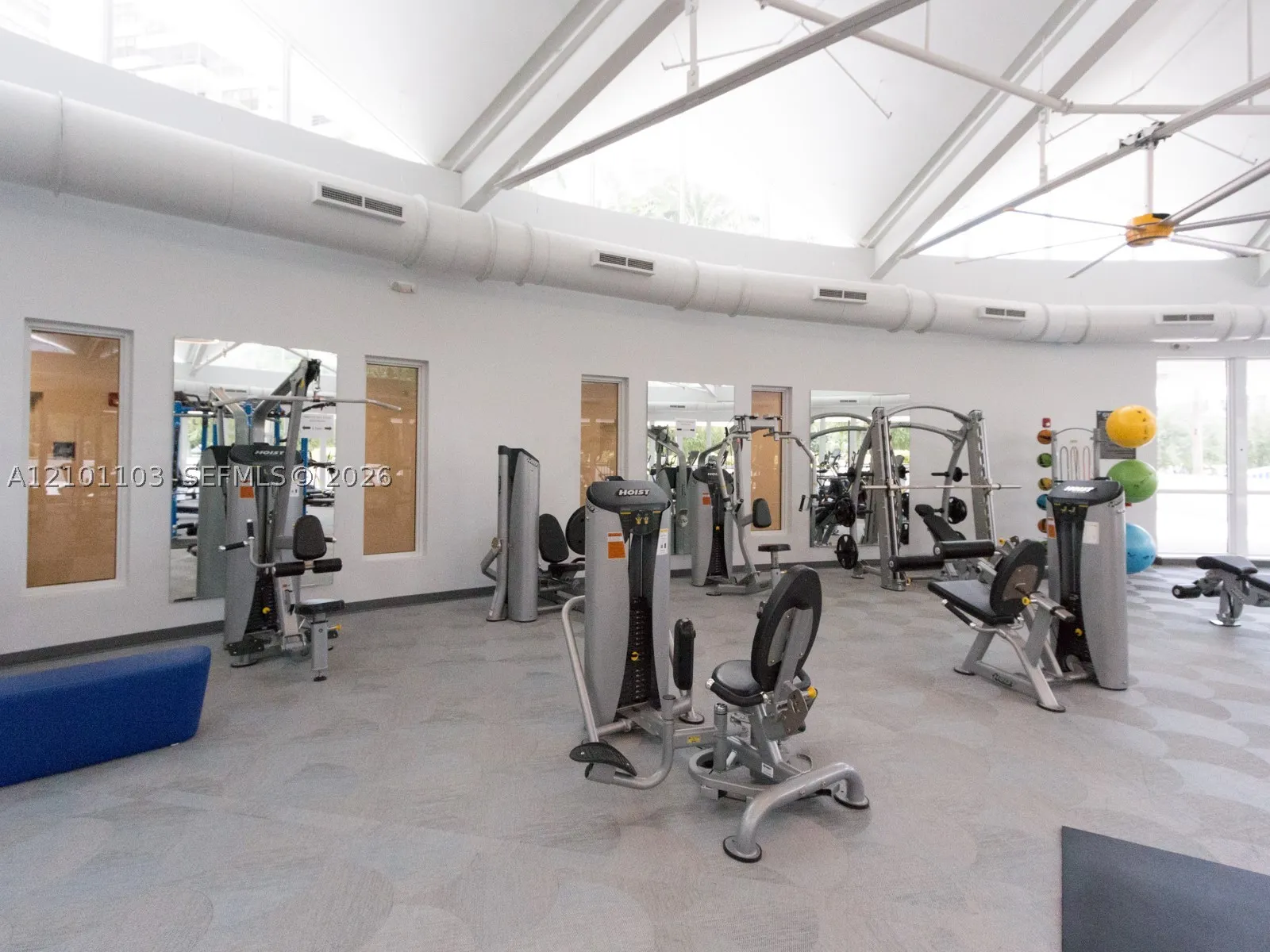 2500 PARKVIEW DR #507