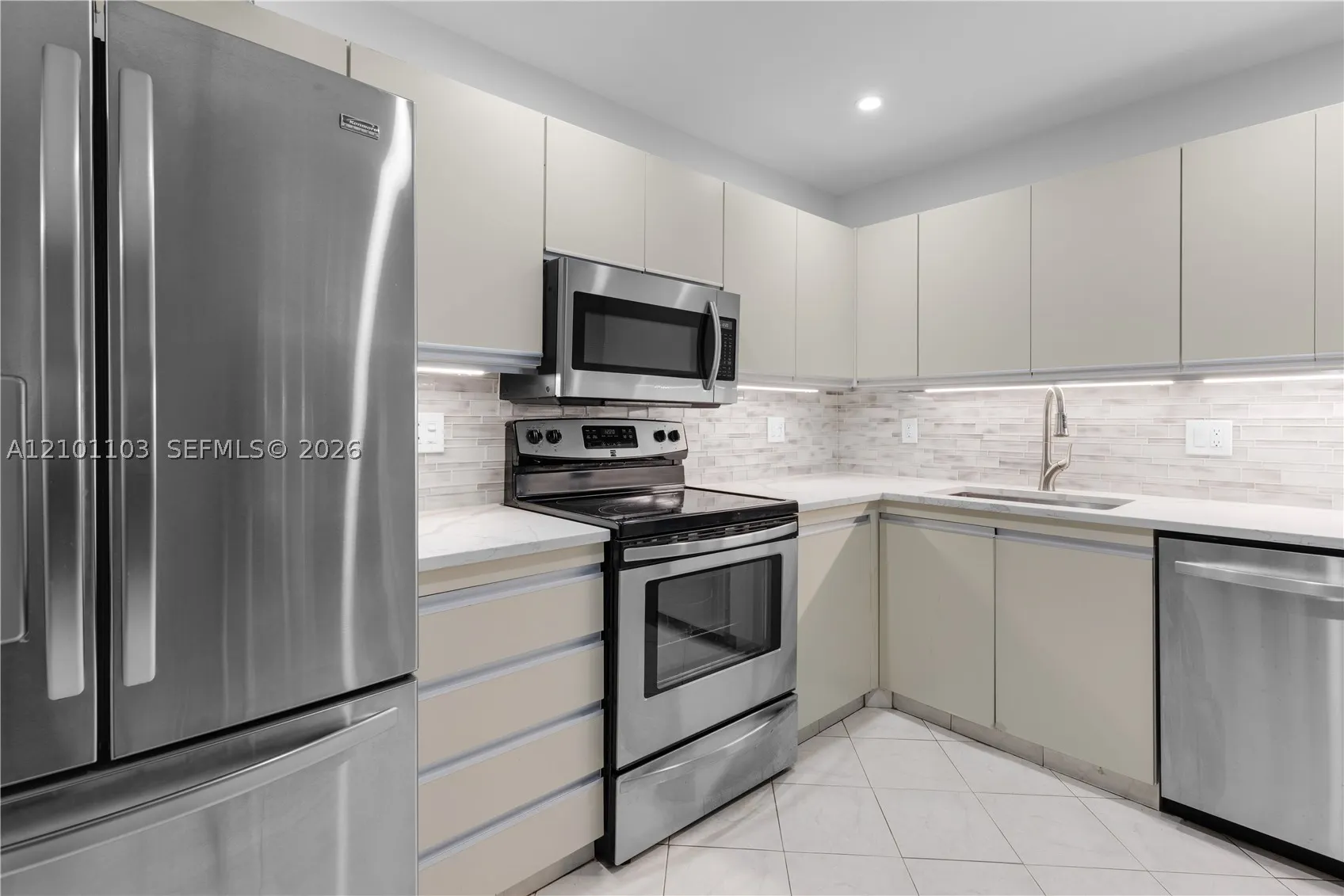2500 PARKVIEW DR #507
