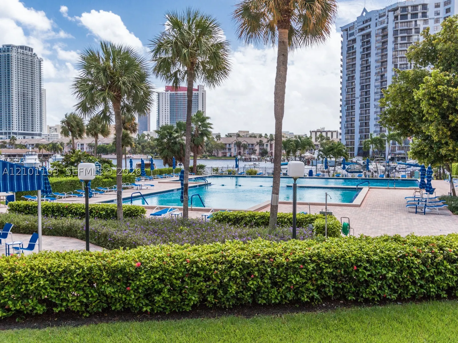 2500 PARKVIEW DR #507