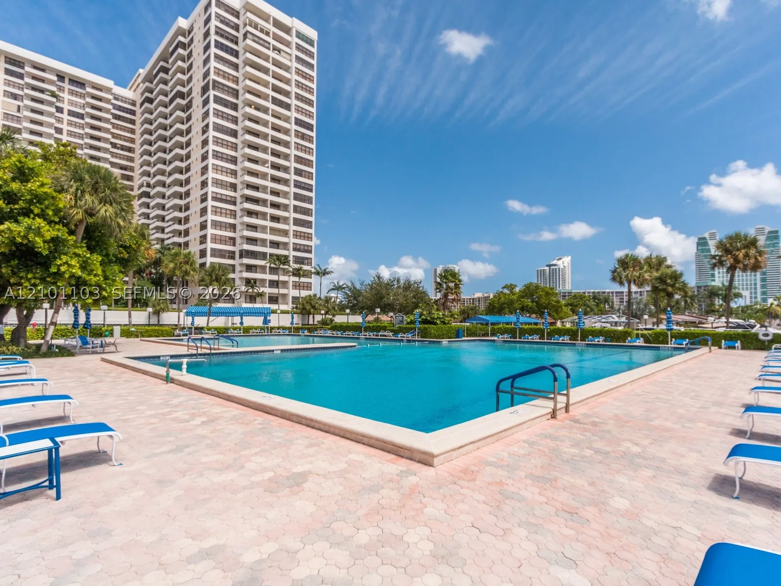 2500 PARKVIEW DR #507