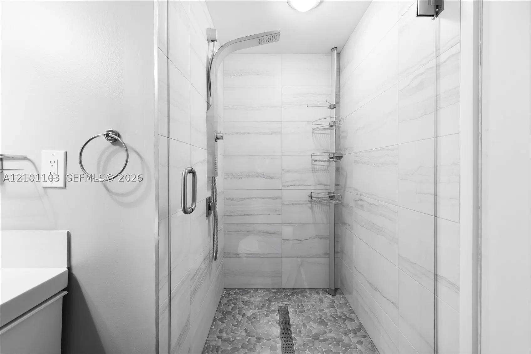 2500 PARKVIEW DR #507