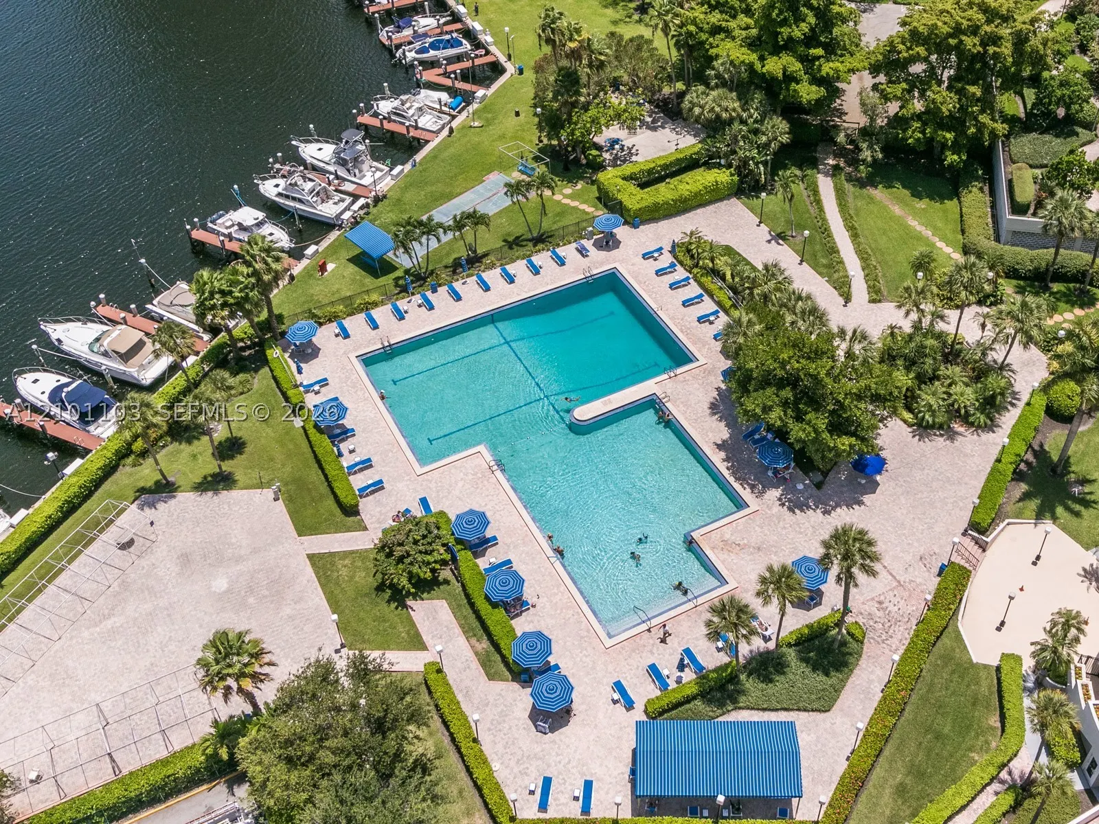 2500 PARKVIEW DR #507