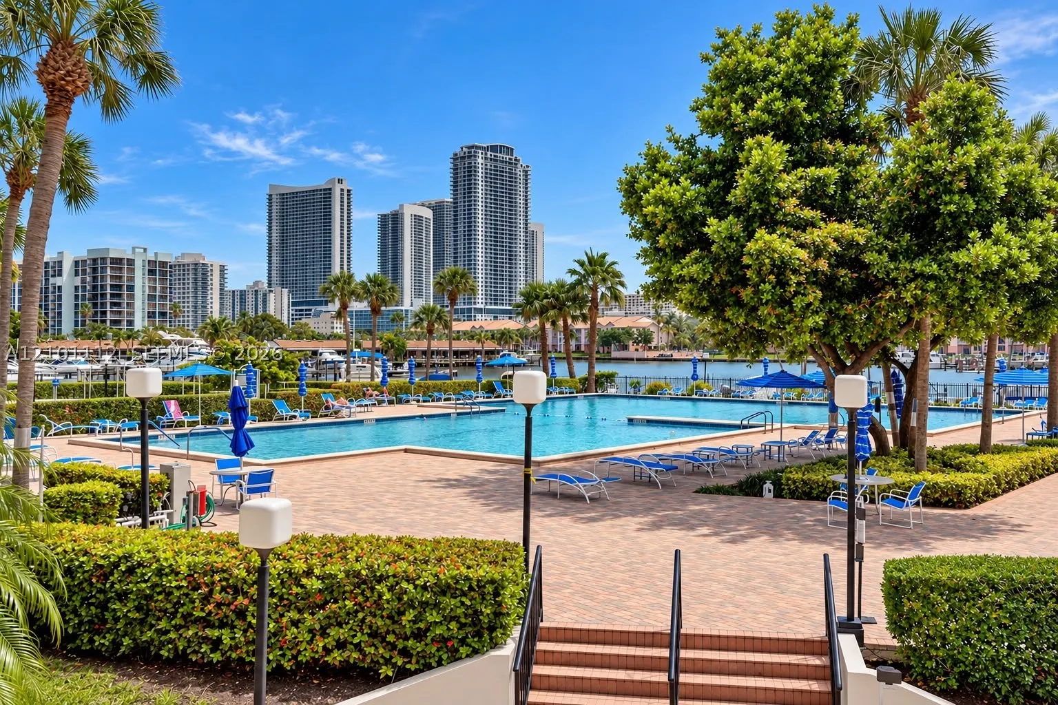 2500 Parkview Dr #307