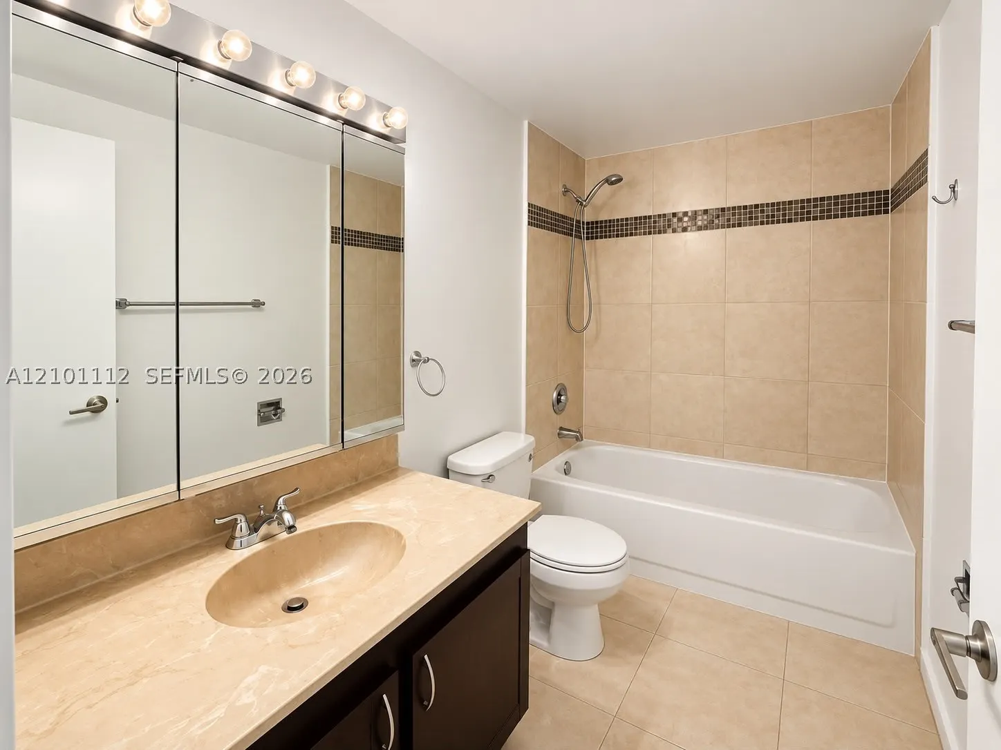2500 Parkview Dr #307