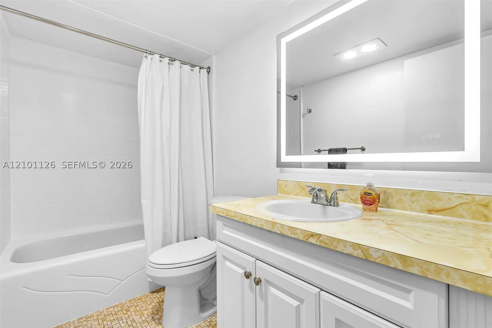 315 SE 11th Ter #203