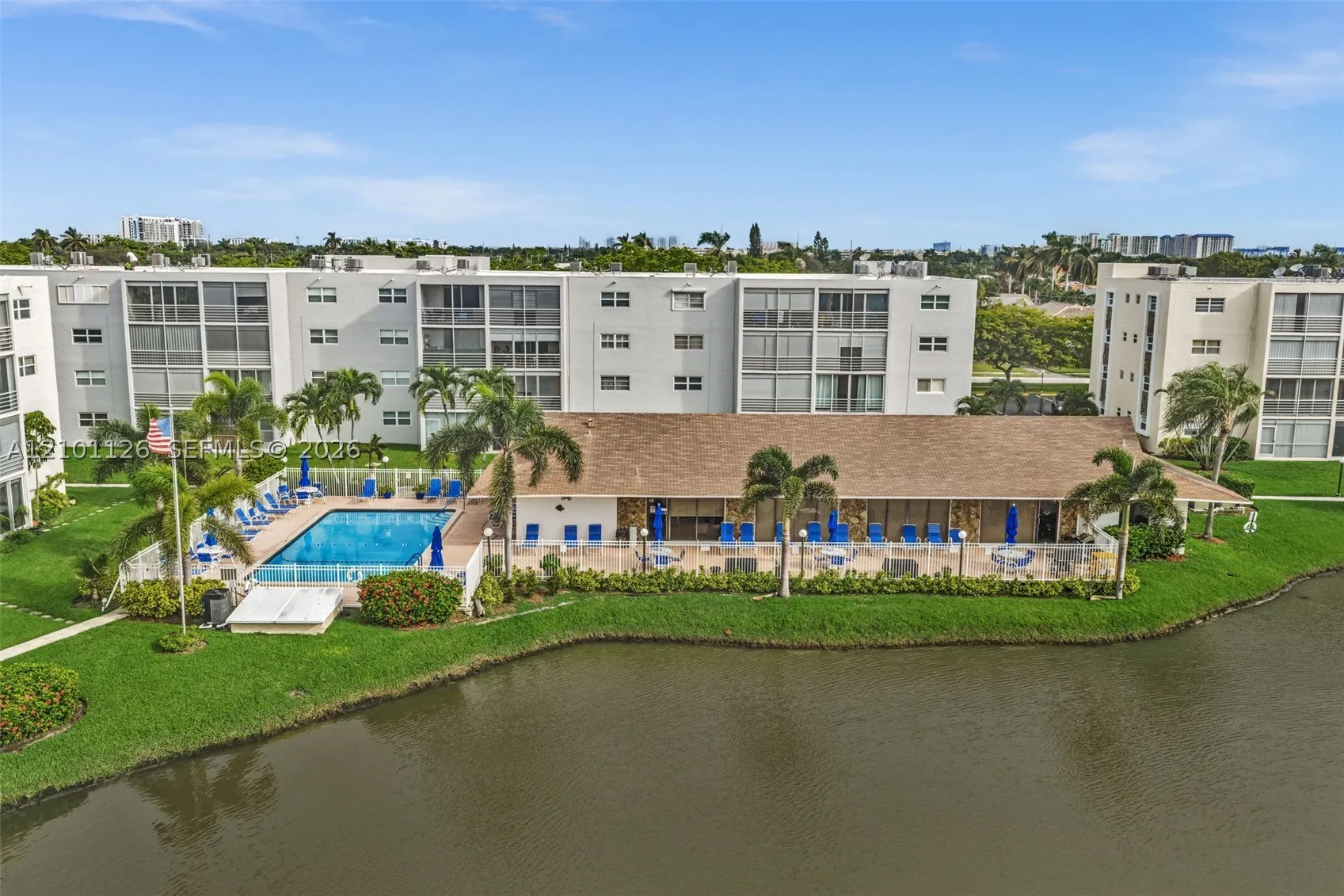 315 SE 11th Ter #203