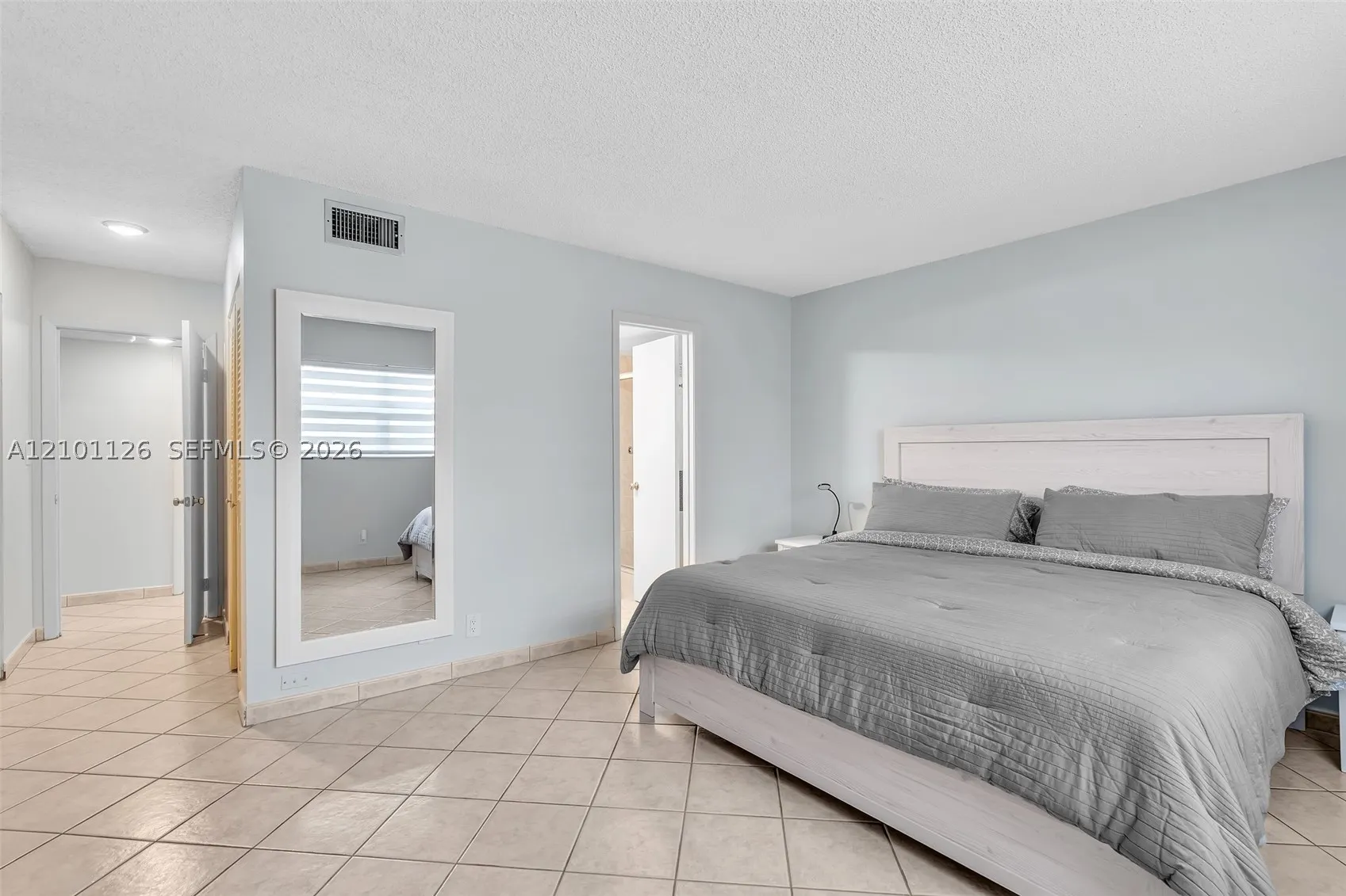 315 SE 11th Ter #203